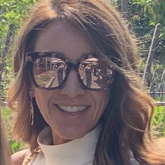 nadia082277
